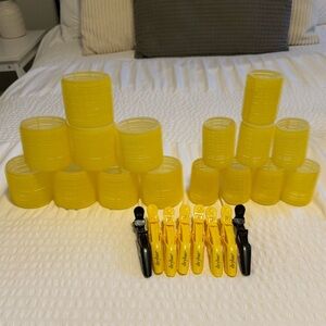 Dry bar pack of 16 hair rollers and clips